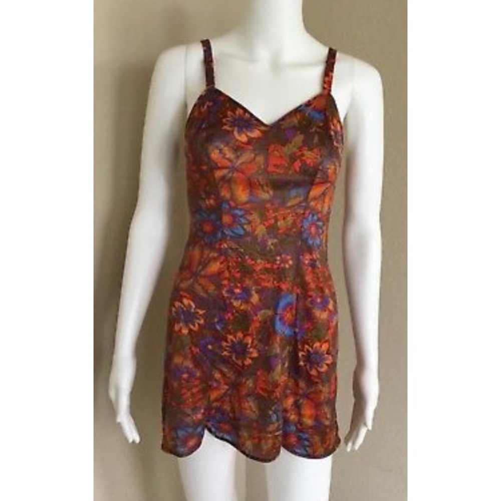 Vanity Fair Chemise Size 30